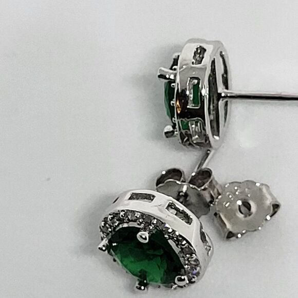 Jade New Sterling Silver Green & Swarovski Element August Birthstone Earriings - Picture 7 of 8